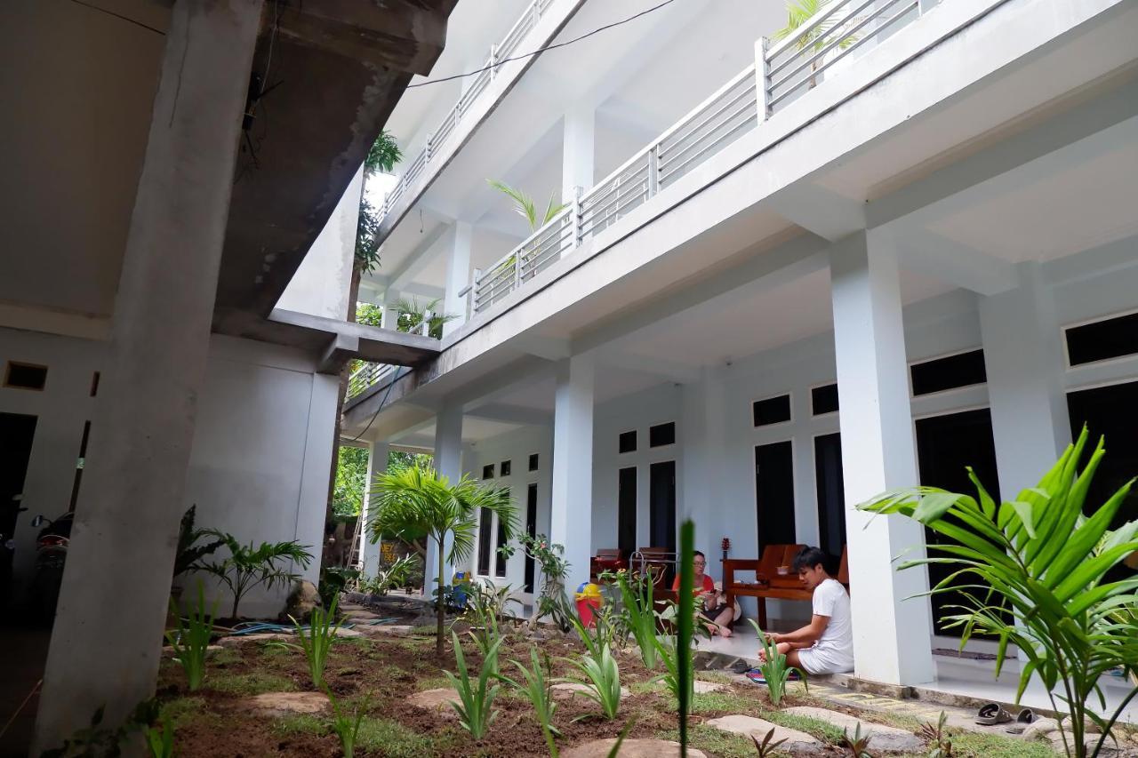 Honeybee Homestay Kuta  Εξωτερικό φωτογραφία